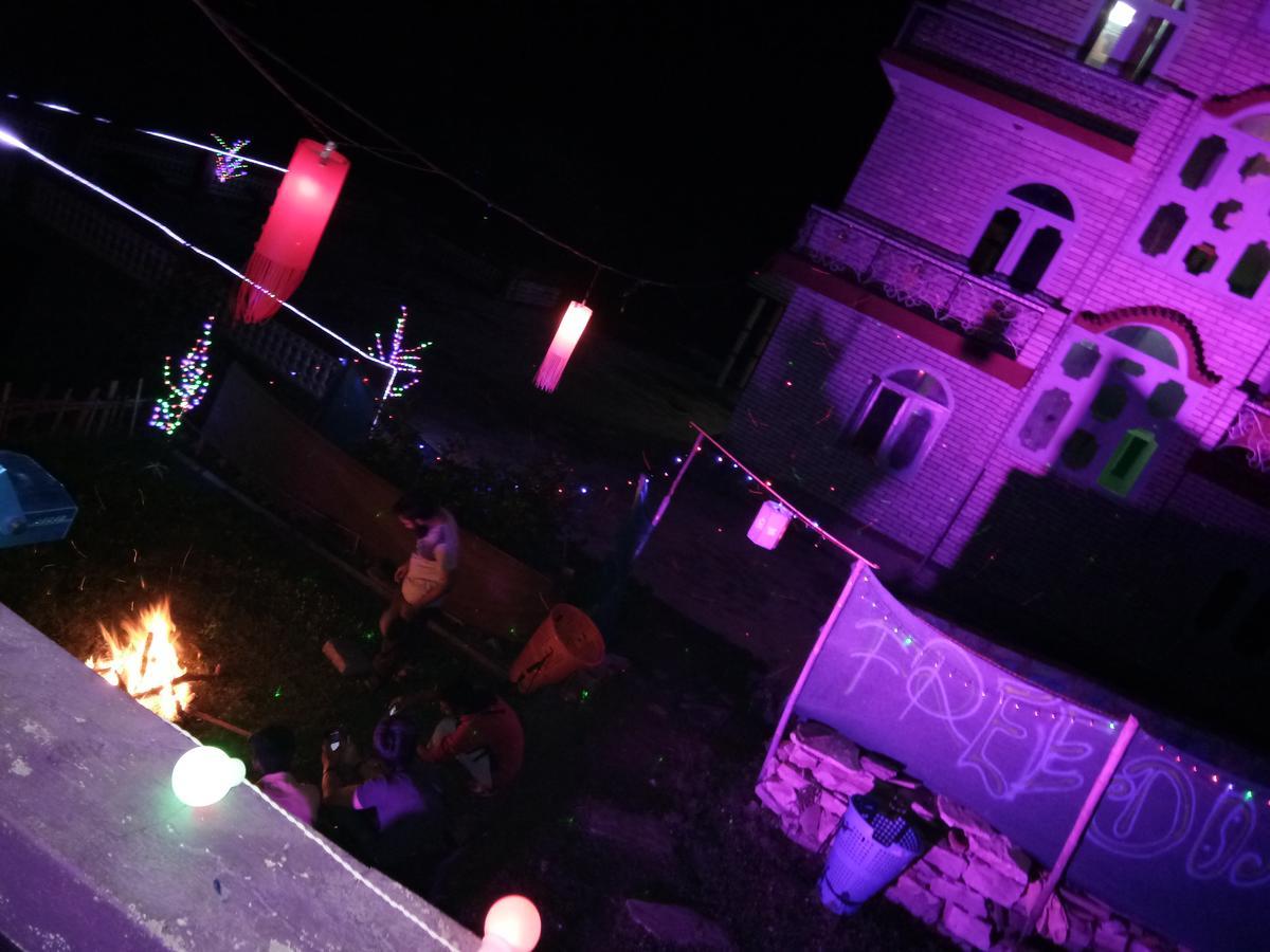 Moksha Hotel Kasol Kültér fotó